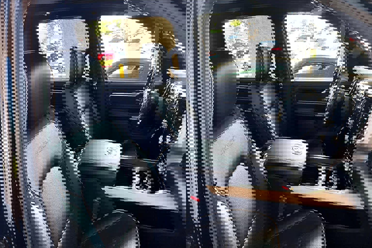 Used 2019 RAM 1500 Laramie AWD/4WD image 9