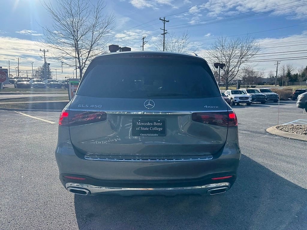 Used 2024 Mercedes-Benz GLS 450 4MATIC image 4