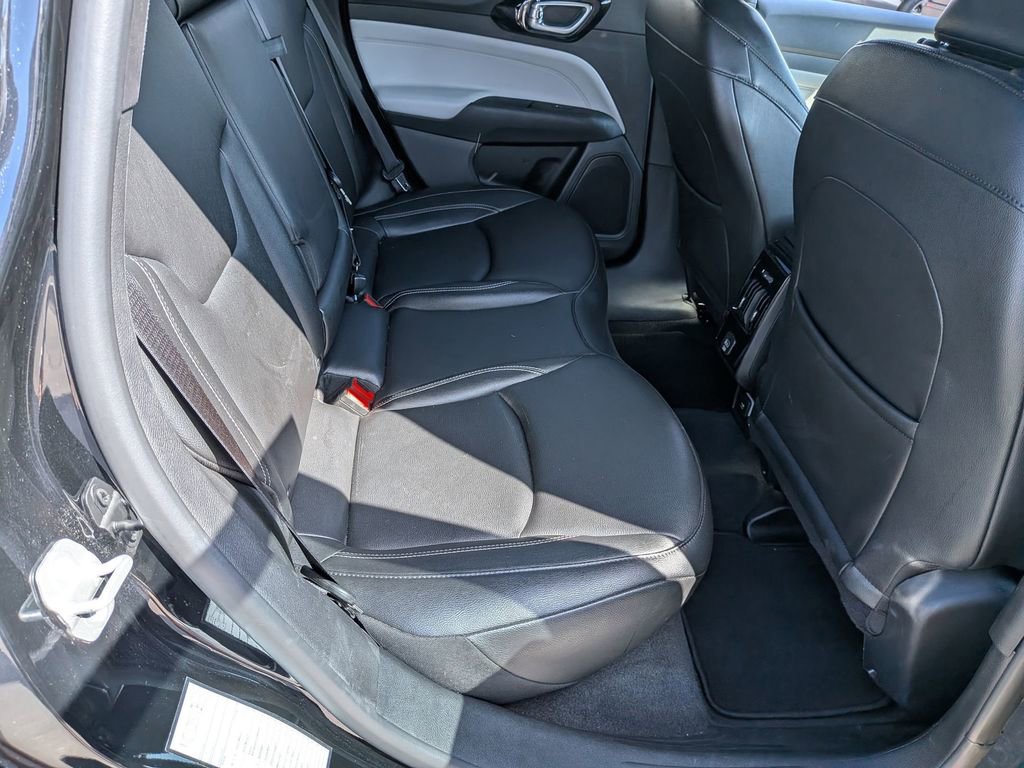 Used 2025 Jeep Compass Limited image 27