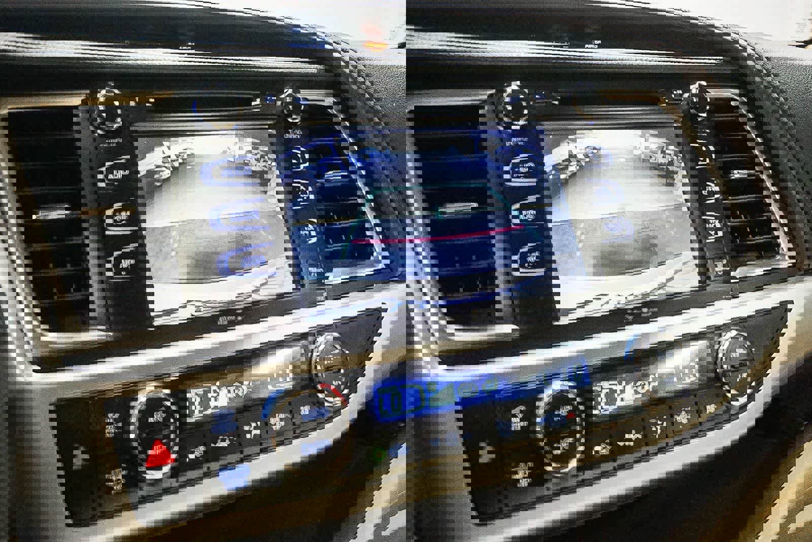 Used 2015 Toyota Highlander XLE image 25