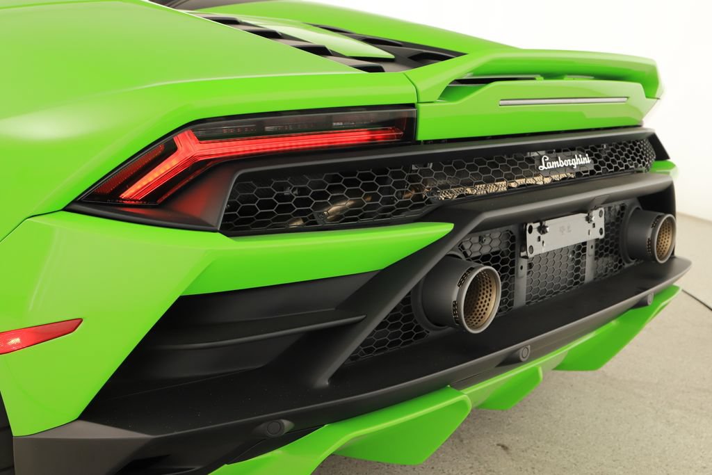Used 2022 Lamborghini Huracan EVO RWD image 39