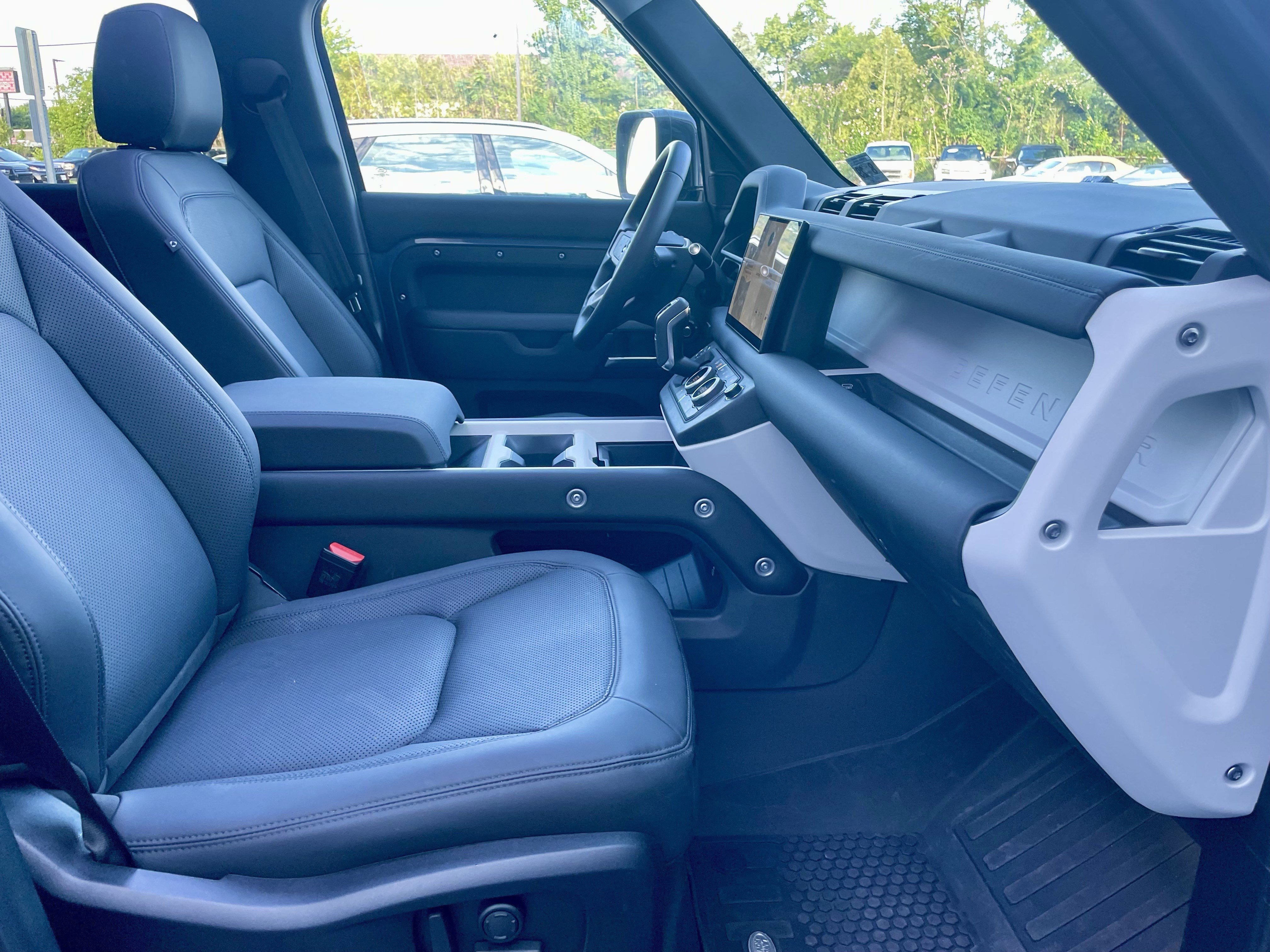 Certified 2025 Land Rover Defender 110 S AWD/4WD image 15