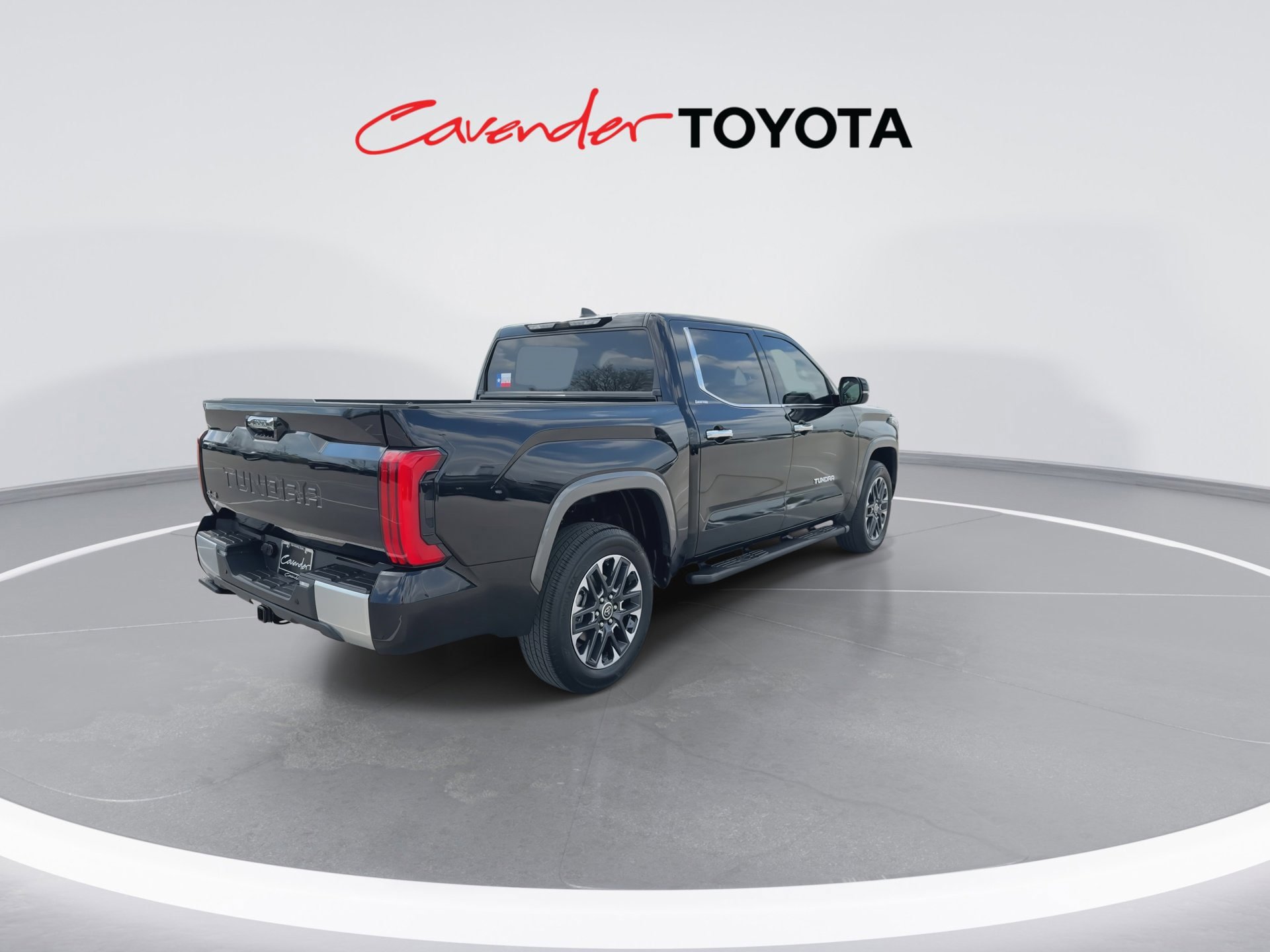 Used 2024 Toyota Tundra Limited w/ Power Package AWD/4WD image 8