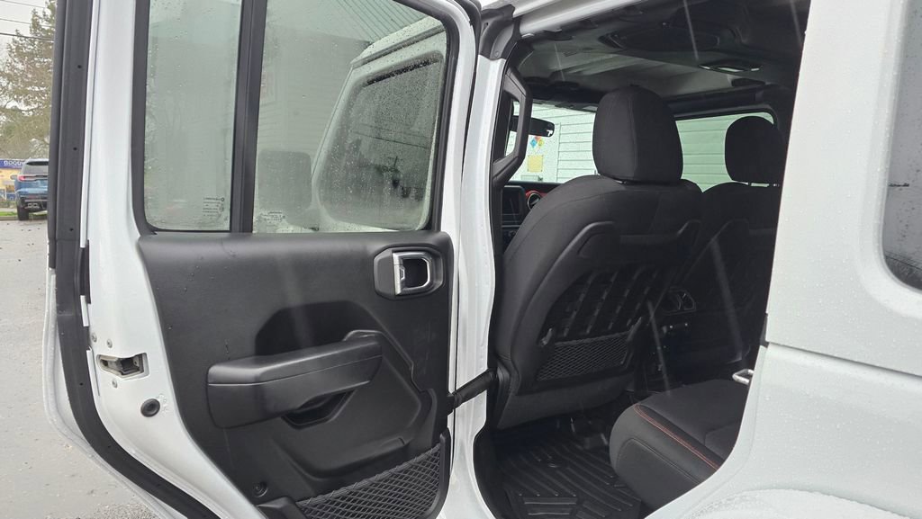 Used 2019 Jeep Wrangler Unlimited Rubicon w/ Steel Bumper Group image 19