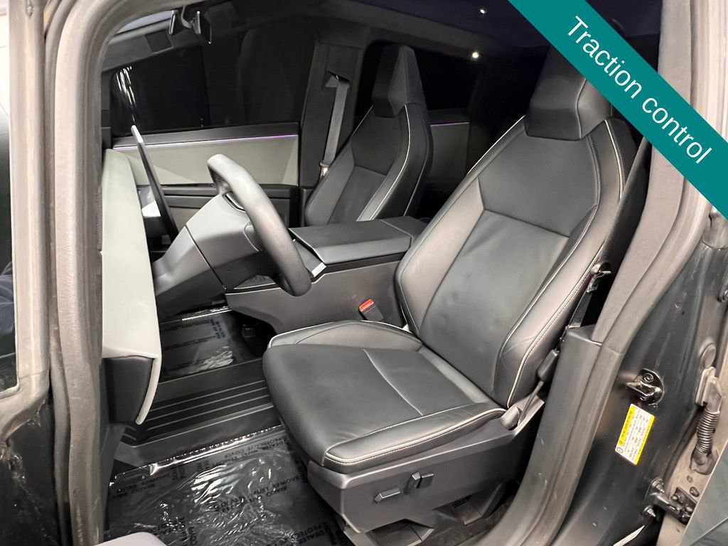Used 2024 Tesla Cybertruck AWD Crew Cab image 4