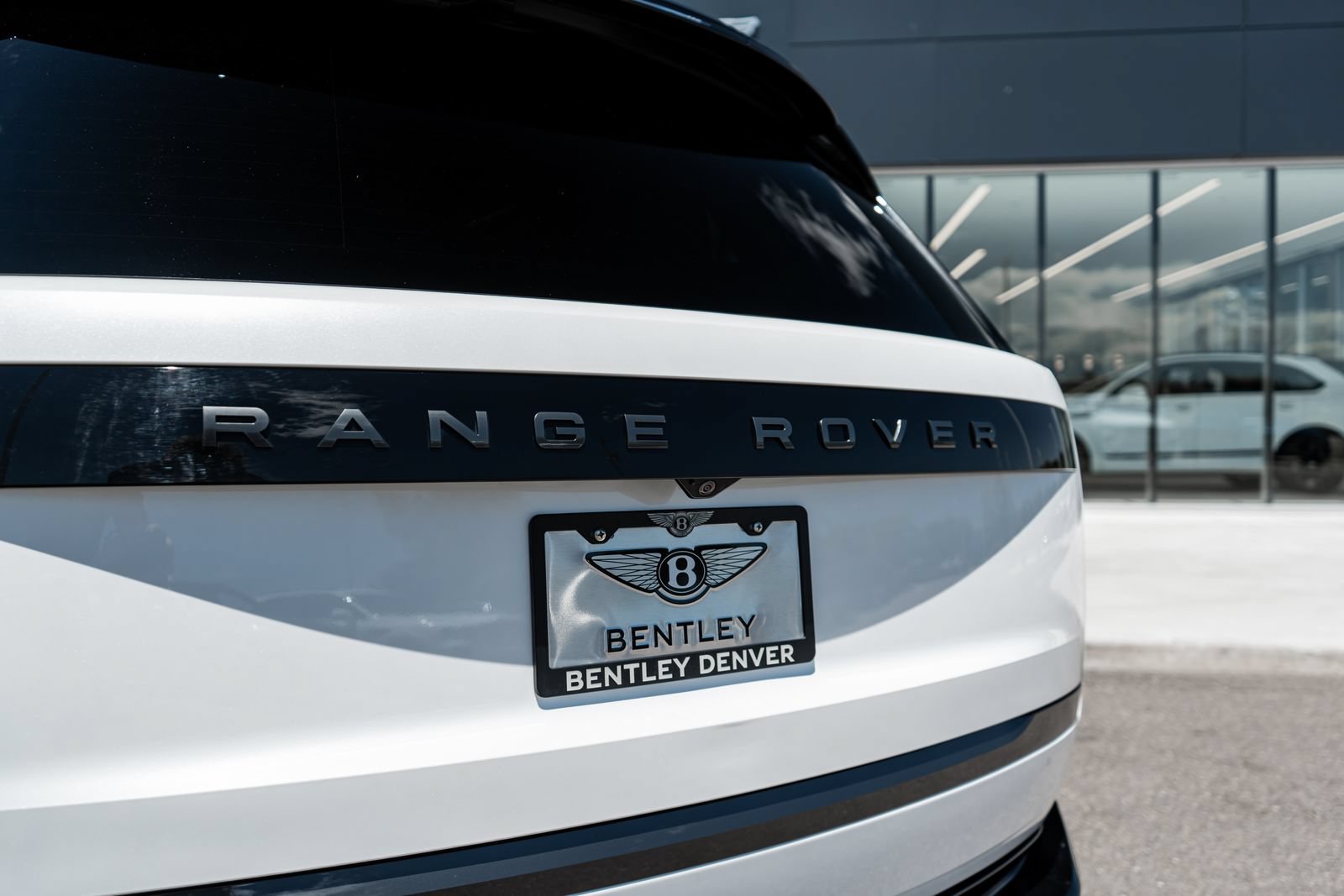 Used 2024 Land Rover Range Rover Long Wheelbase SE AWD/4WD image 10