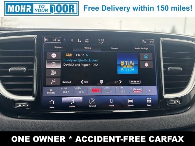 Used 2024 Chrysler Pacifica Touring-L image 20