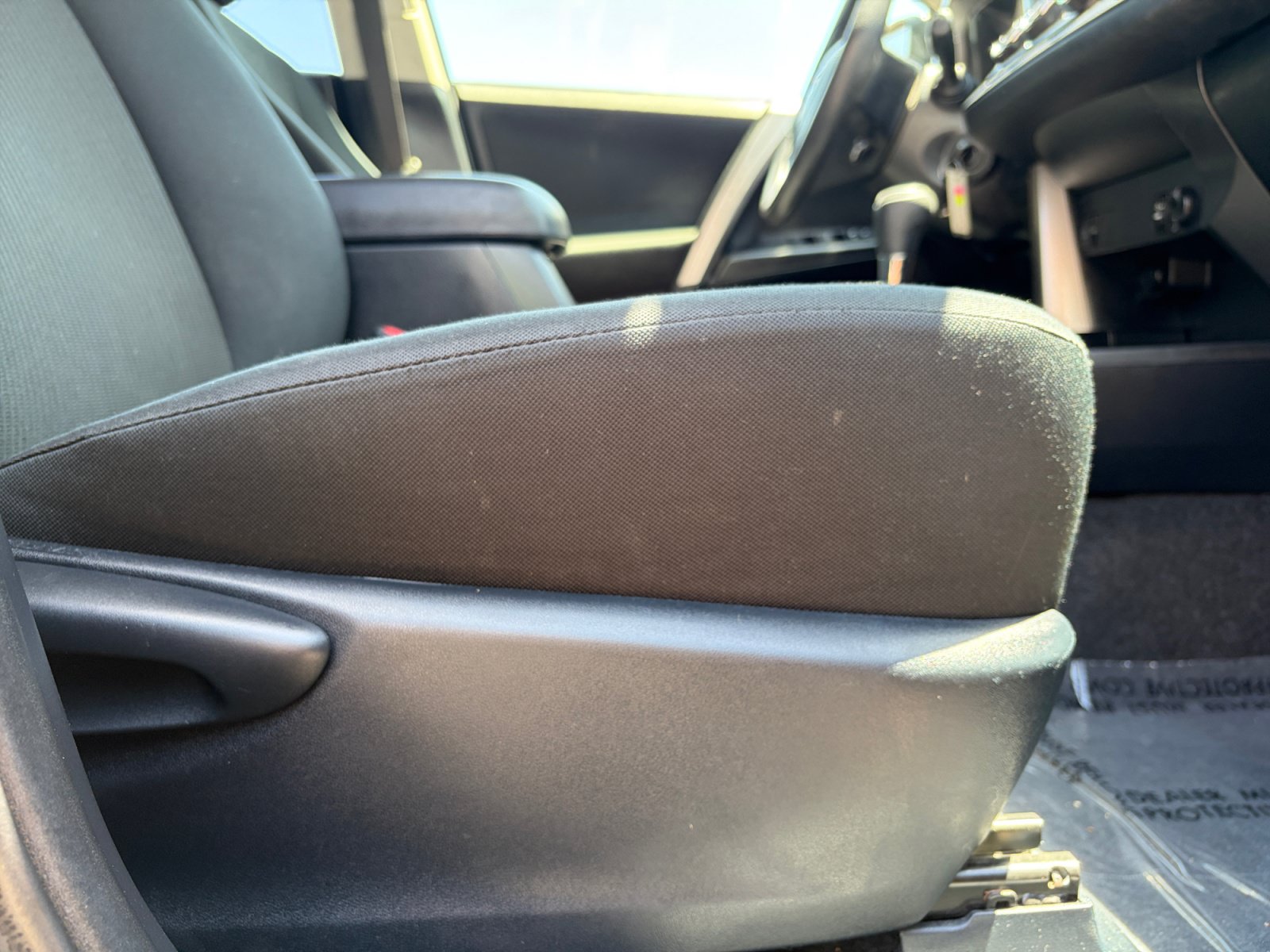 Used 2016 Toyota RAV4 LE AWD/4WD image 29