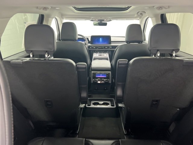 Certified 2025 Lincoln Aviator AWD image 10
