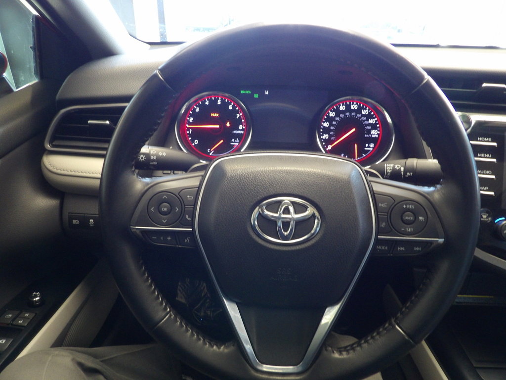 Used 2019 Toyota Camry XSE image 28