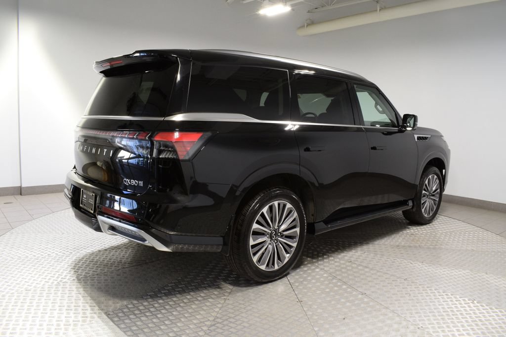 Certified 2026 INFINITI QX80 Luxe w/ Cargo Package AWD/4WD image 11