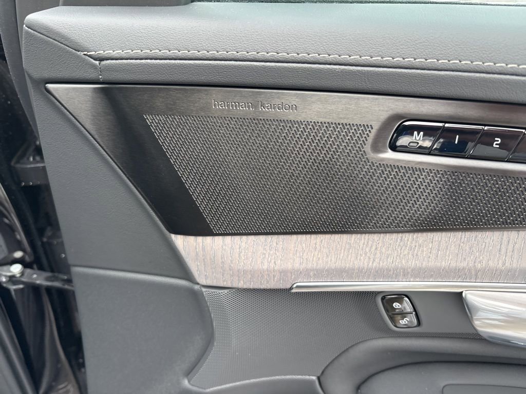 New 2026 Volvo XC90 B6 Ultra w/ Protection Package image 41