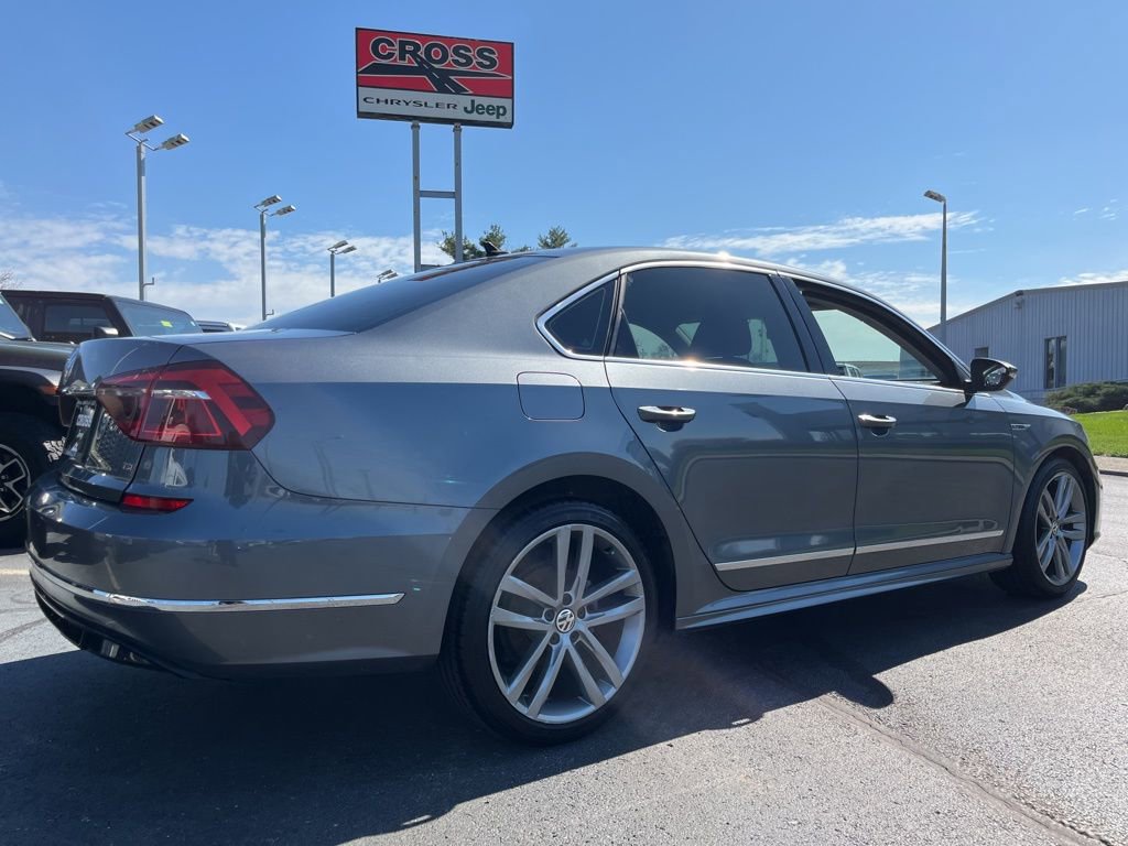 Used 2017 Volkswagen Passat 1.8T R-Line image 38