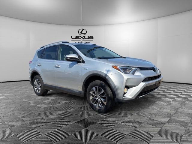 Used 2016 Toyota RAV4 XLE AWD/4WD image 2