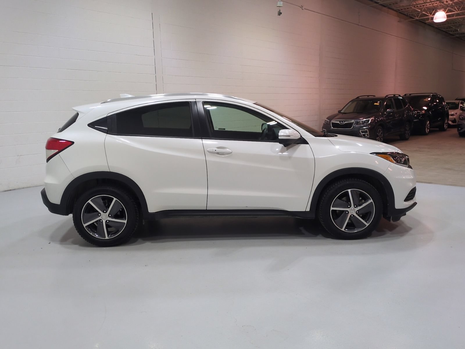 Used 2022 Honda HR-V EX image 2
