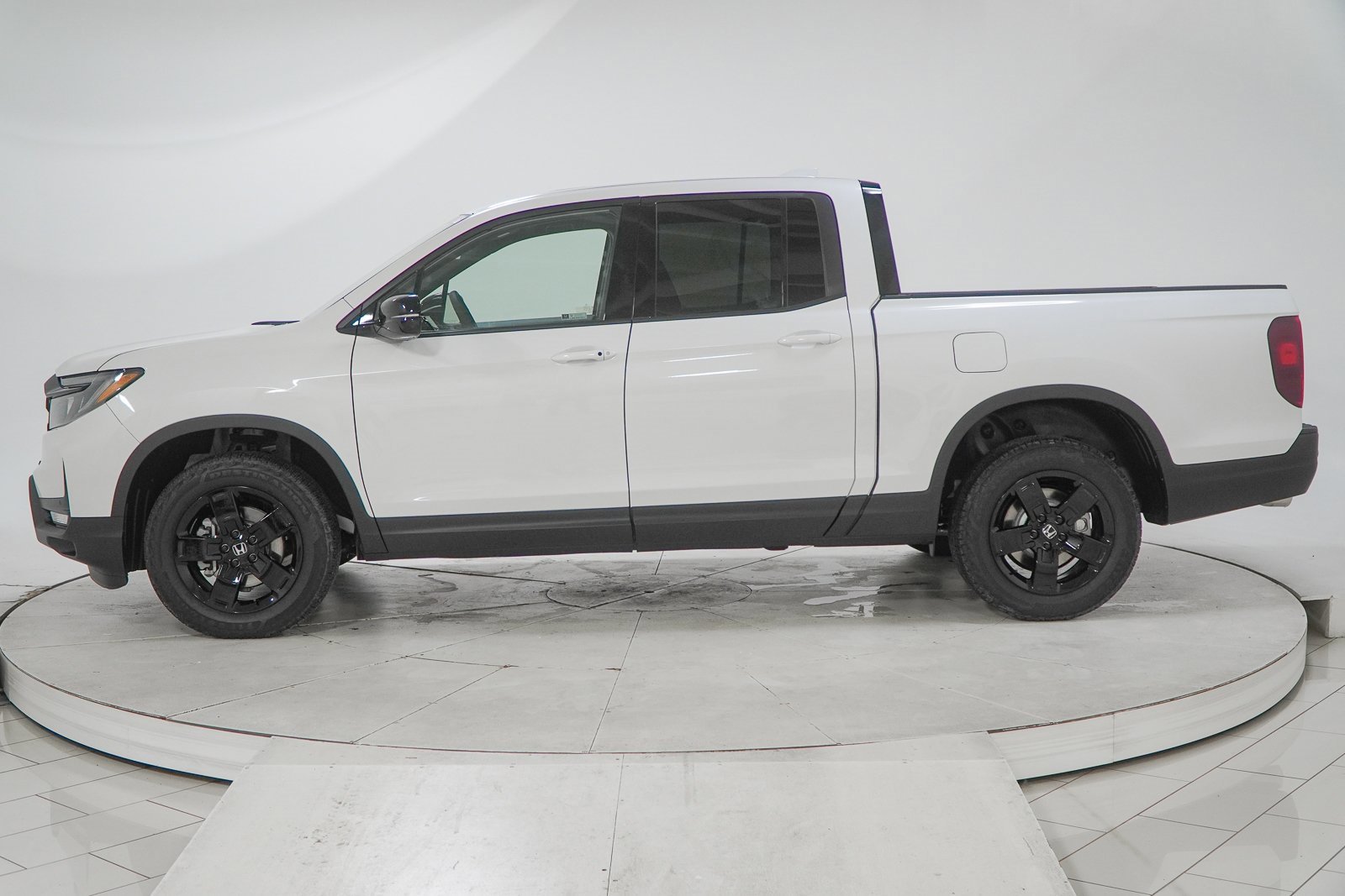 New 2026 Honda Ridgeline Black Edition image 4