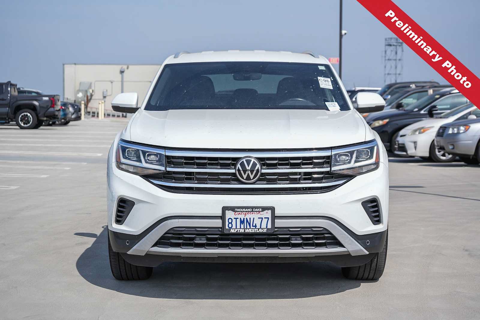 Used 2020 Volkswagen Atlas Cross Sport SE w/ Towing Package AWD/4WD image 2