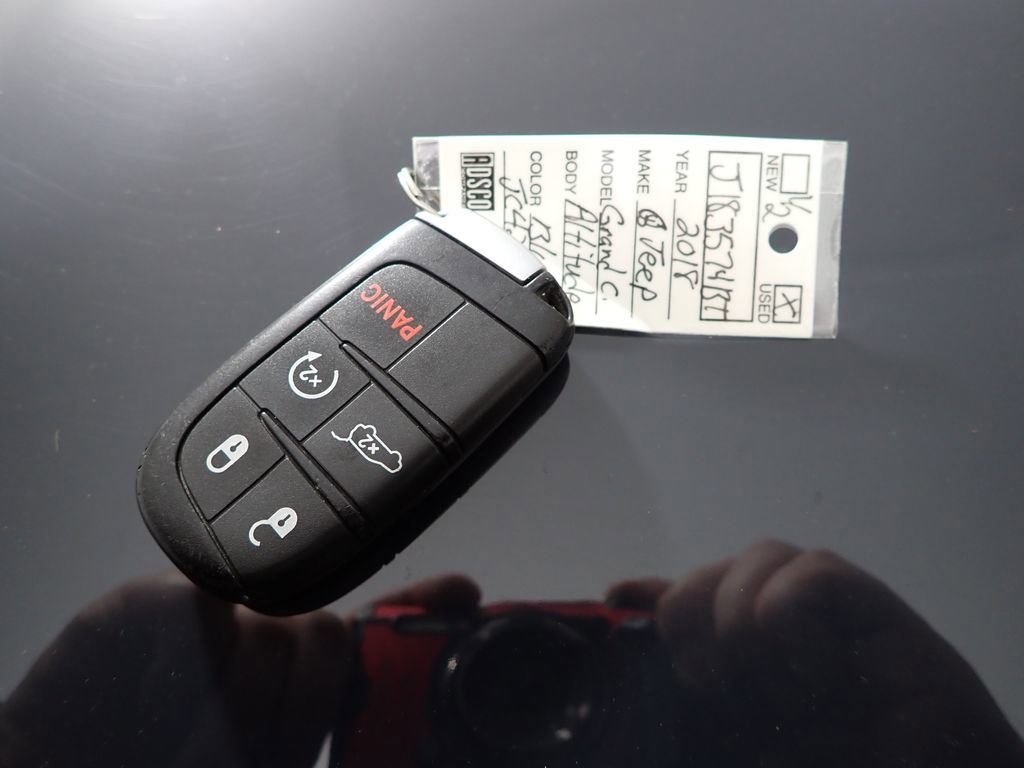 Used 2018 Jeep Grand Cherokee Altitude image 46