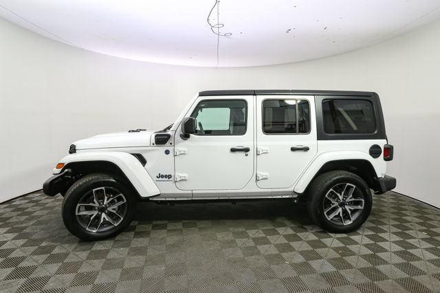 Used 2024 Jeep Wrangler Unlimited w/ Convenience Group AWD/4WD image 6