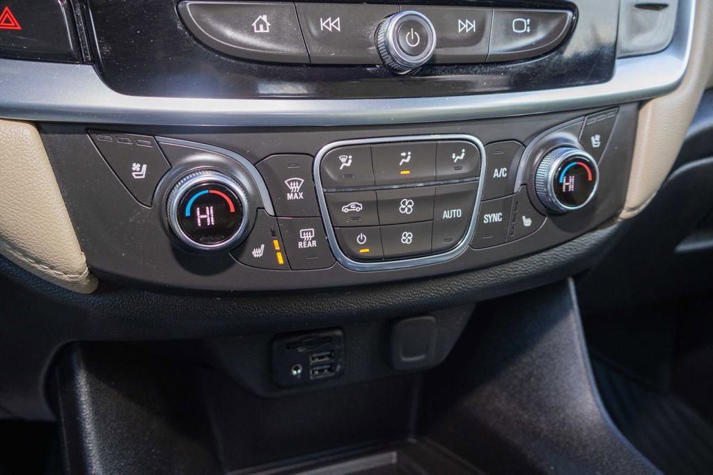 Used 2022 Chevrolet Traverse Premier image 22