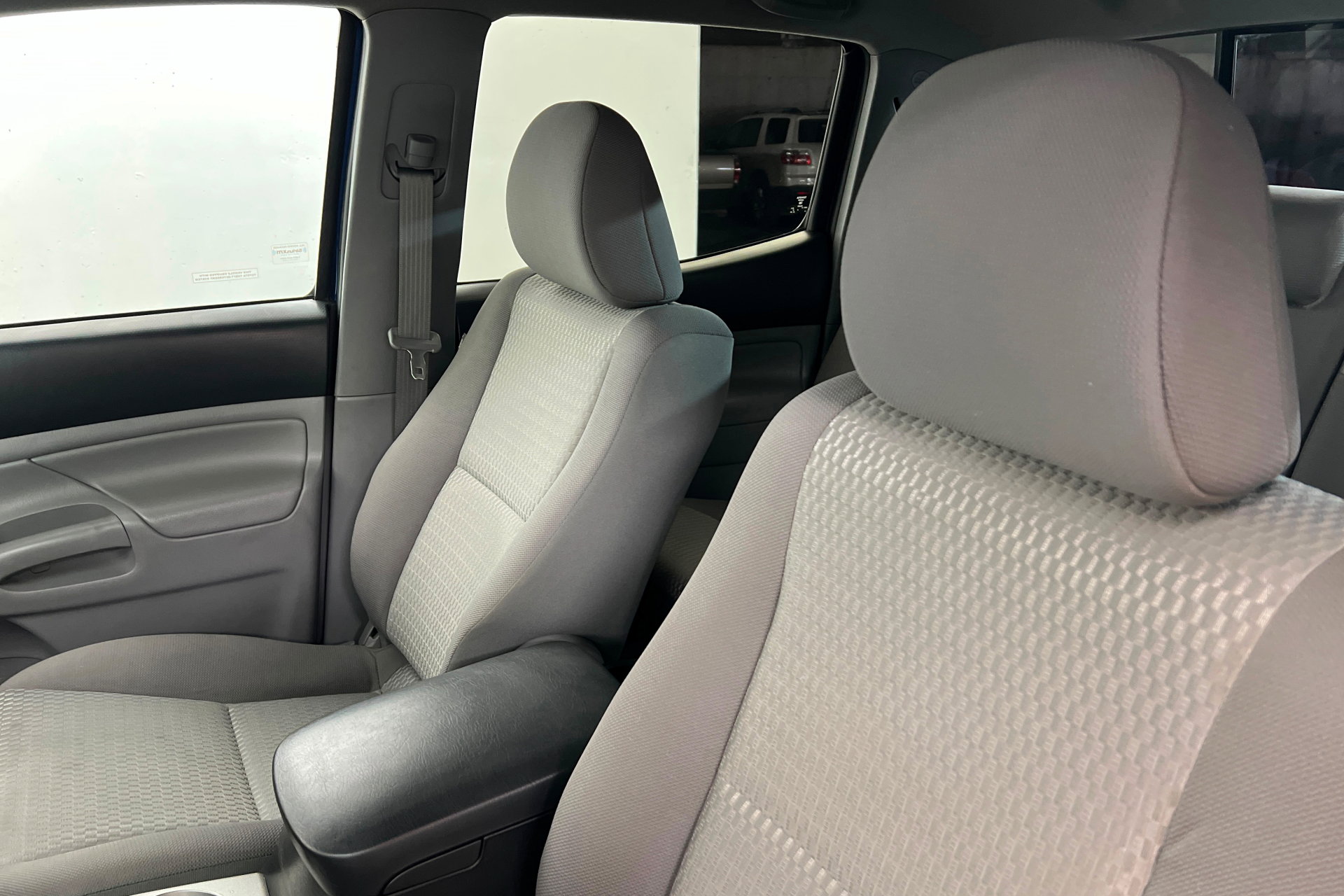 Used 2015 Toyota Tacoma Double Cab 4x4 SR5 V6 Long Bed image 17