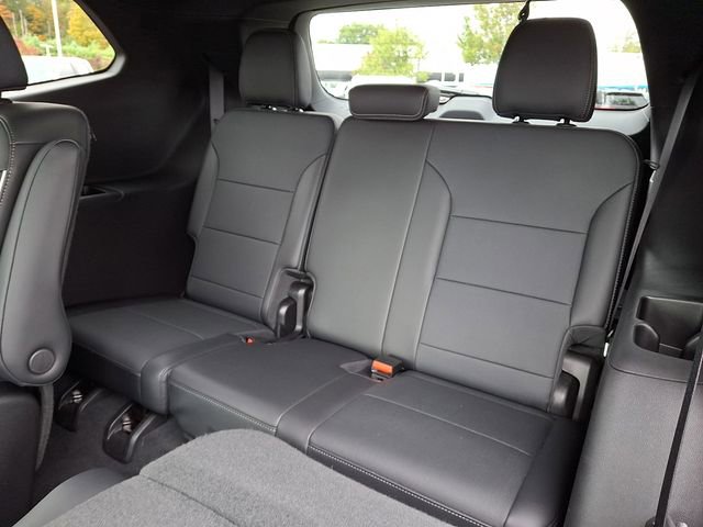 Used 2025 Buick Enclave Preferred image 16