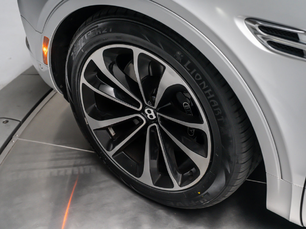Used 2019 Bentley Bentayga AWD/4WD image 13