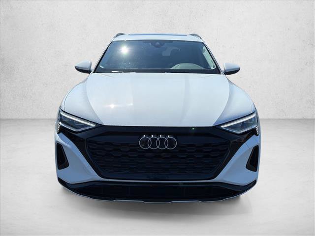 Used 2024 Audi Q8 e-tron Premium Plus w/ Premium Plus Package AWD/4WD image 2
