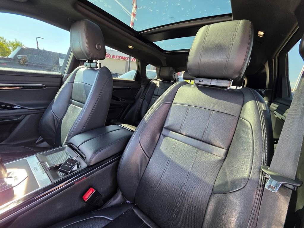 Used 2020 Land Rover Range Rover Evoque SE AWD/4WD image 11
