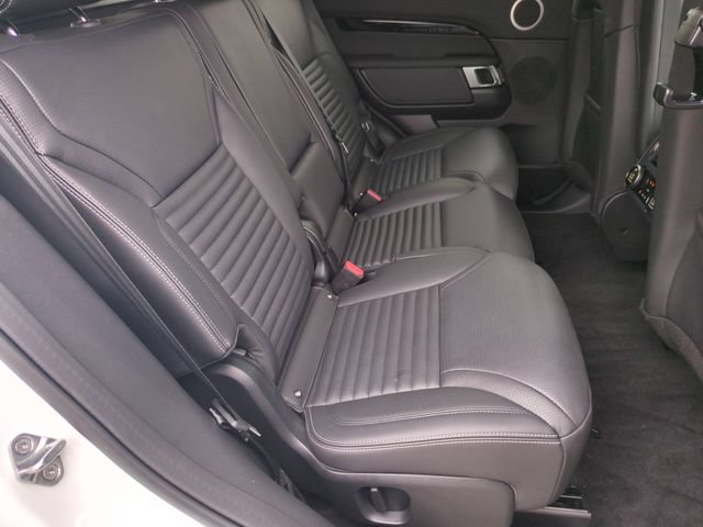 Used 2026 Land Rover Discovery S AWD/4WD image 17