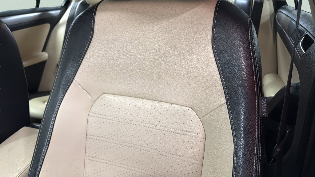 Used 2013 Volkswagen Jetta SEL FWD image 19