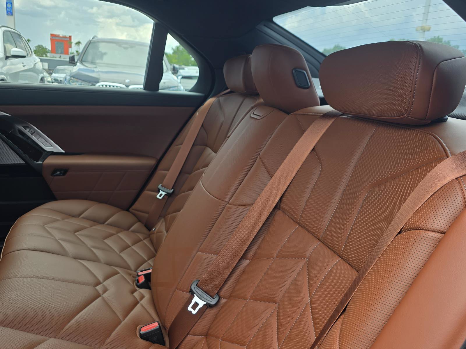 New 2026 BMW 750e xDrive AWD/4WD image 13