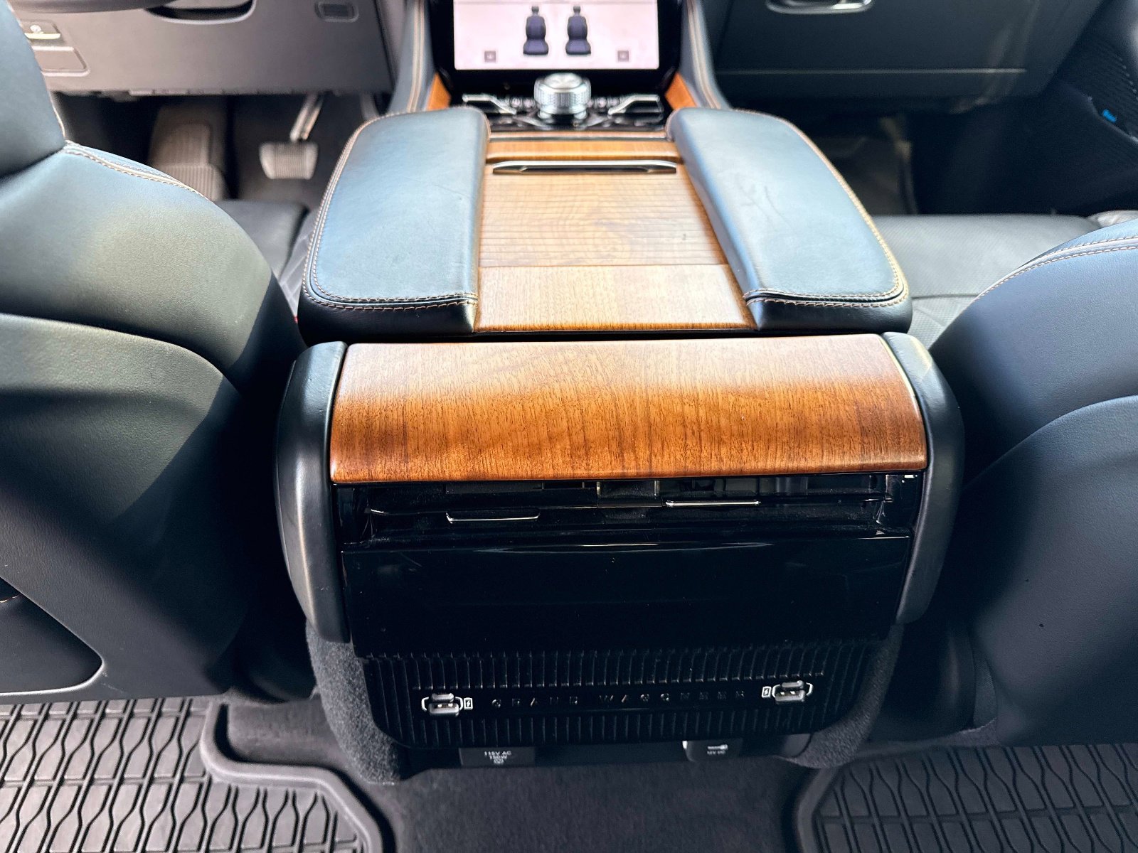 Used 2024 Jeep Grand Wagoneer L Series III image 19