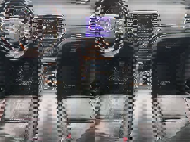 Used 2020 Jeep Grand Cherokee Limited image 16