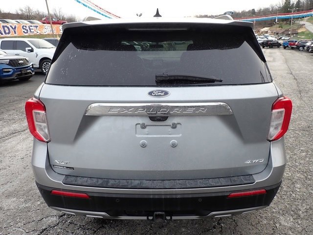 Used 2023 Ford Explorer XLT w/ Equipment Group 202A image 4