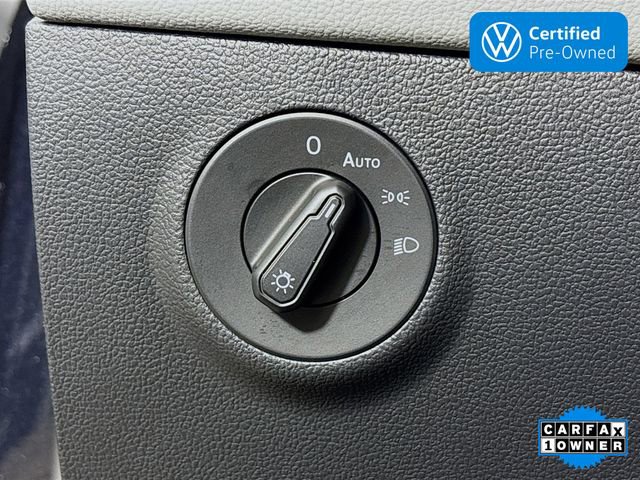 Certified 2022 Volkswagen Taos SEL w/ Panoramic Sunroof Package image 10