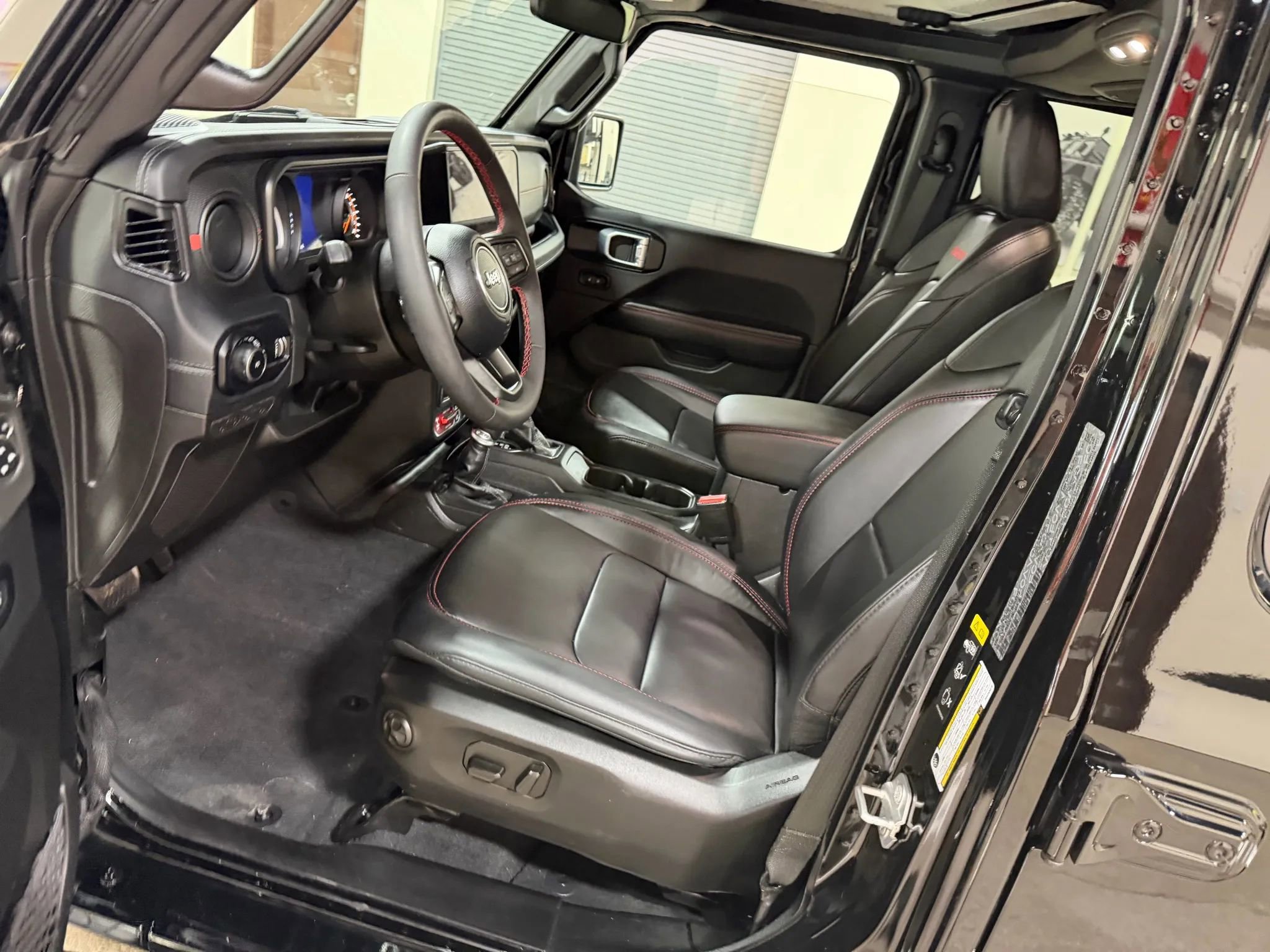 Used 2024 Jeep Wrangler Unlimited Rubicon image 33