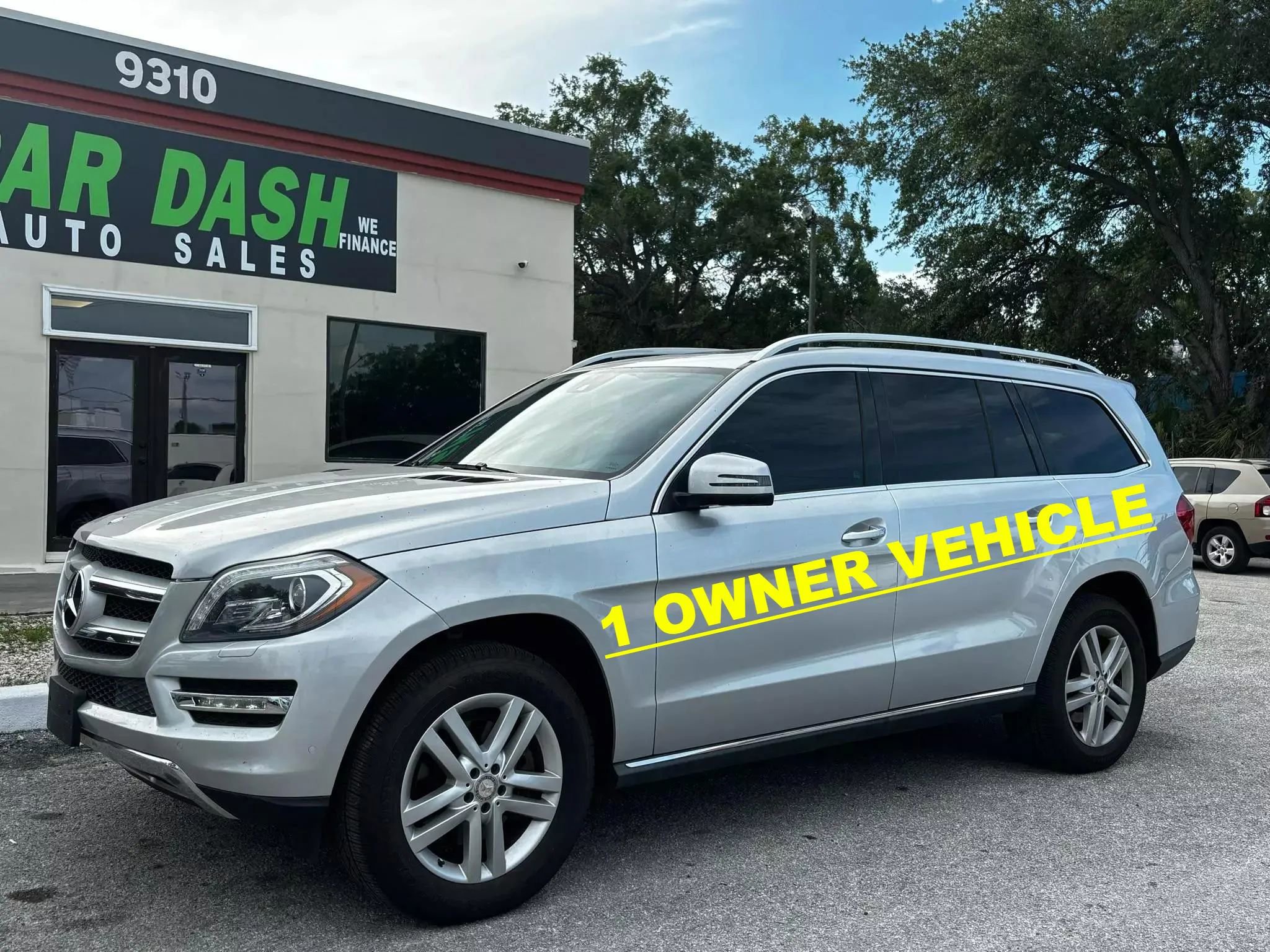 Used 2015 Mercedes-Benz GL 320 BlueTEC 4MATIC image 2