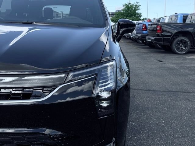 New 2027 Chrysler Pacifica Select FWD image 3