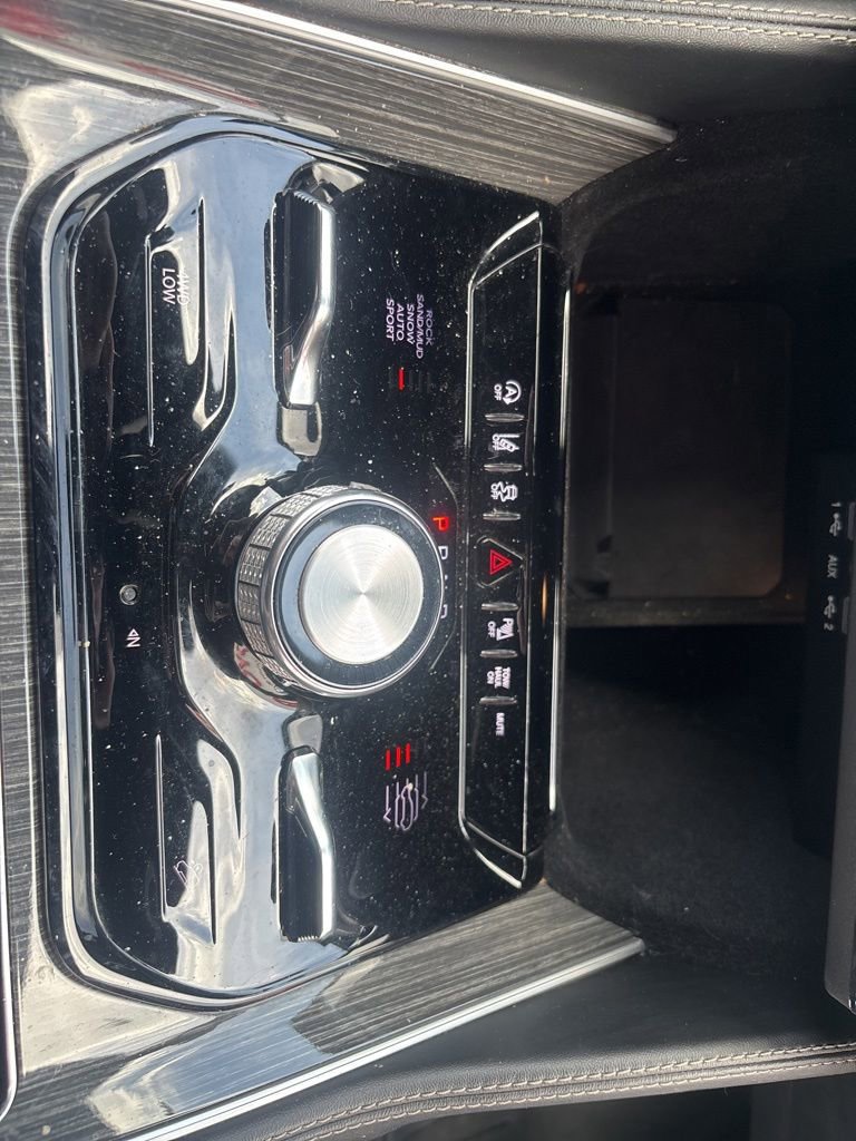 Used 2022 Jeep Wagoneer Series III AWD/4WD image 14