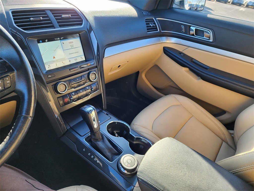 Used 2017 Ford Explorer XLT w/ Equipment Group 202A image 31