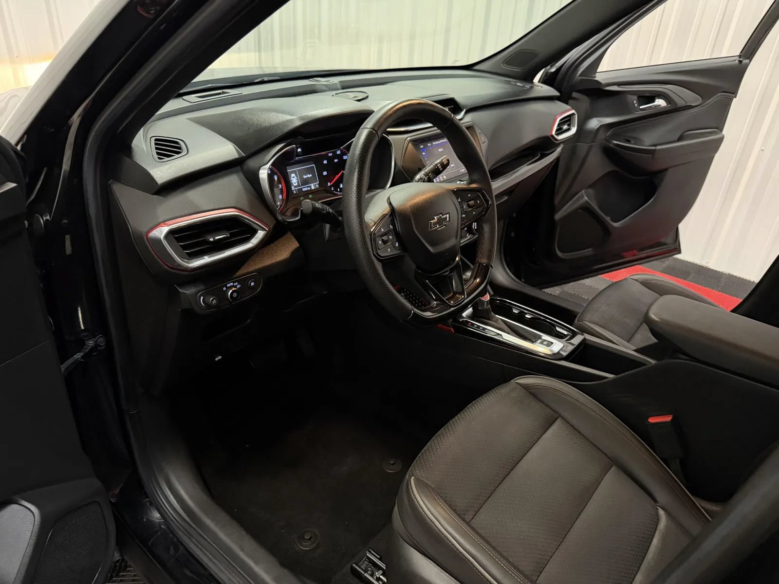 Used 2022 Chevrolet TrailBlazer RS FWD image 38