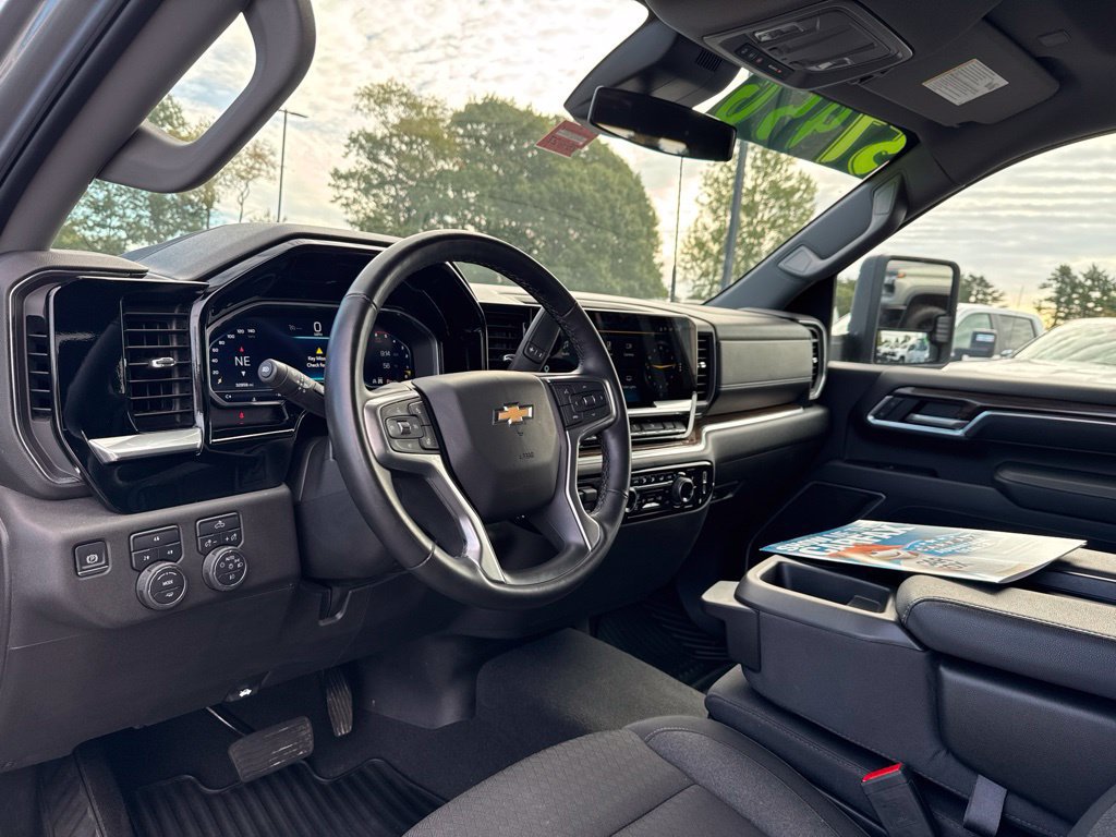 Used 2025 Chevrolet Silverado 2500 LT w/ Convenience Package AWD/4WD image 25