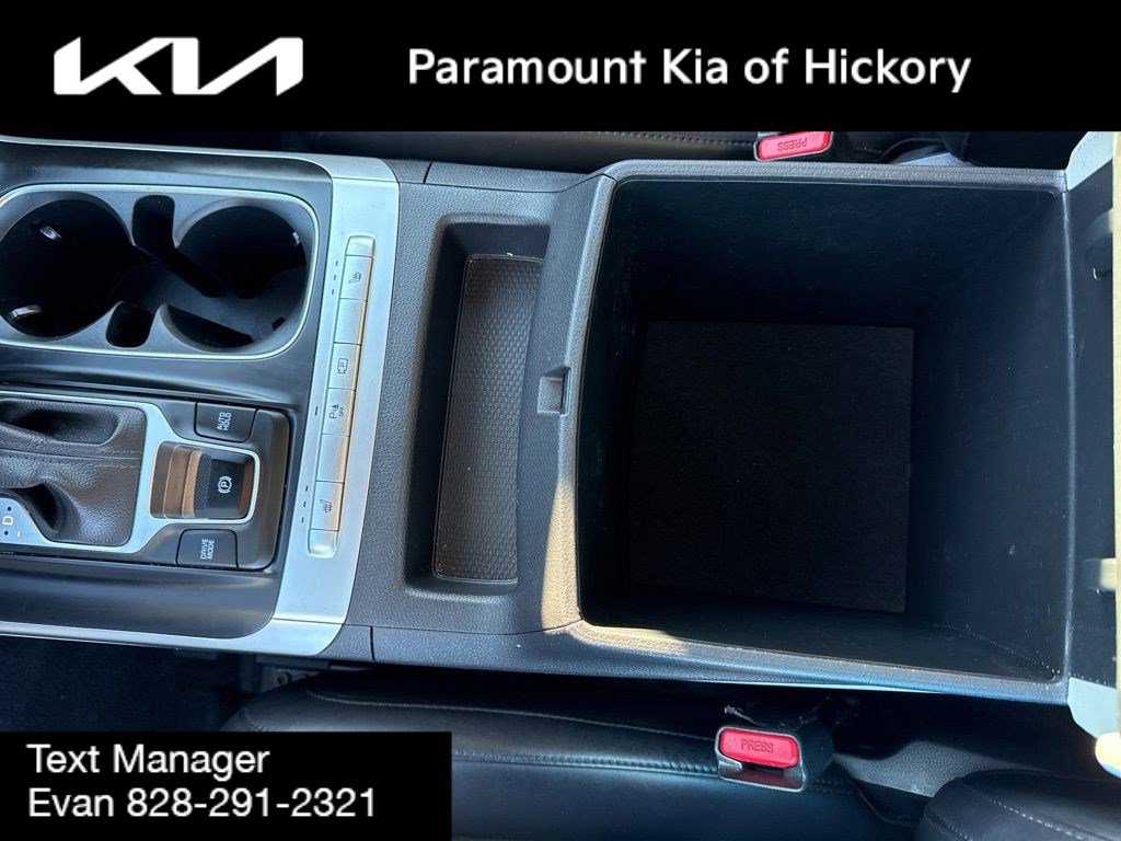 Used 2023 Kia Carnival LX image 31