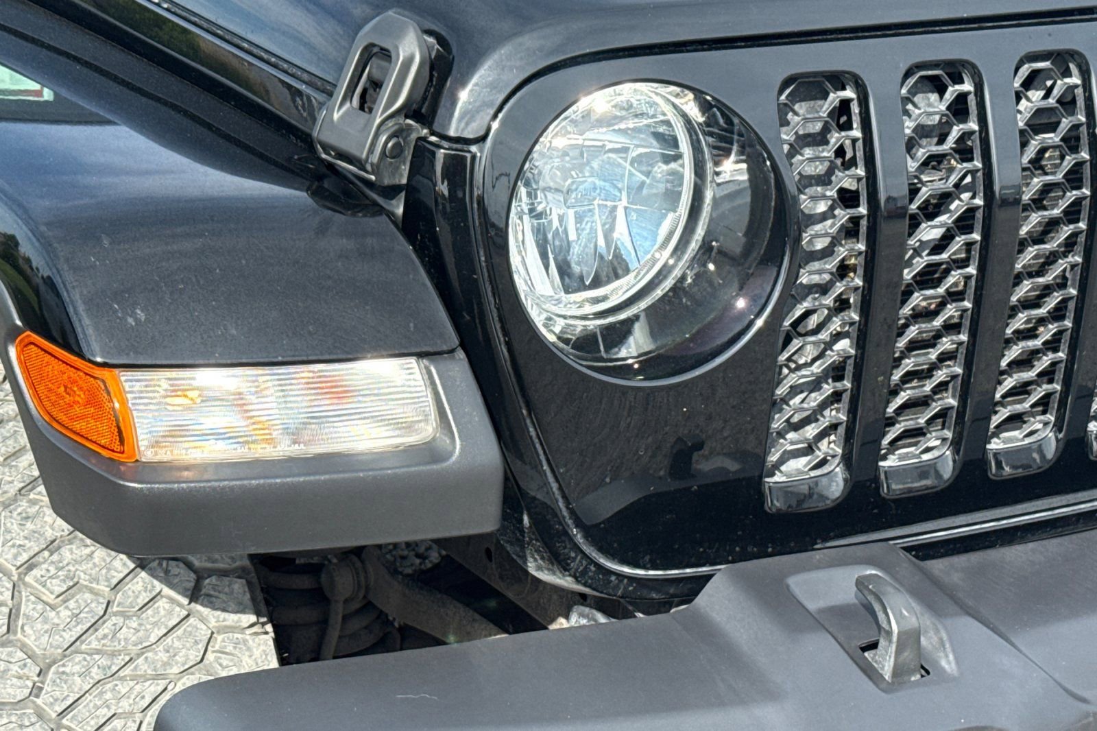 Used 2022 Jeep Gladiator Sport AWD/4WD image 45
