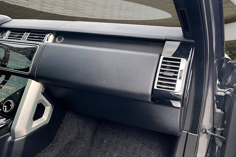 Used 2018 Land Rover Range Rover image 16