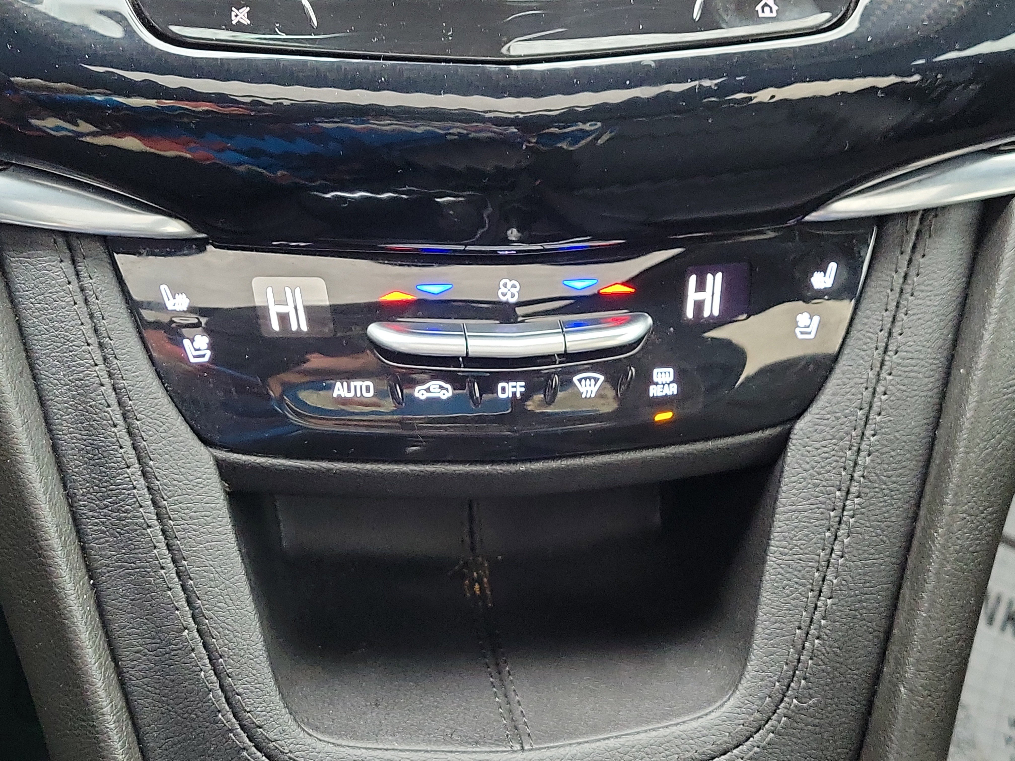 Used 2023 Cadillac XT6 Sport w/ LPO, Onyx Lite Package image 27