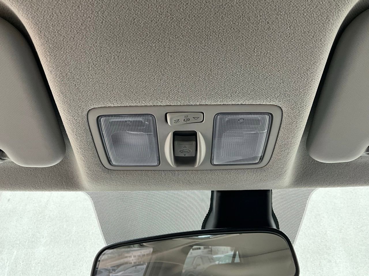 Used 2025 Hyundai Venue SEL image 16