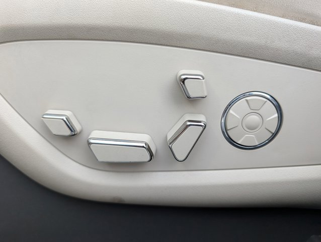 Used 2019 Lincoln Nautilus Reserve image 16