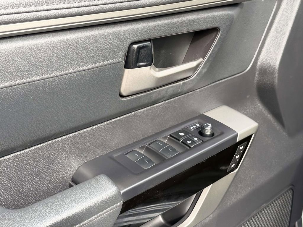 Used 2023 Toyota Tundra Limited AWD/4WD image 18